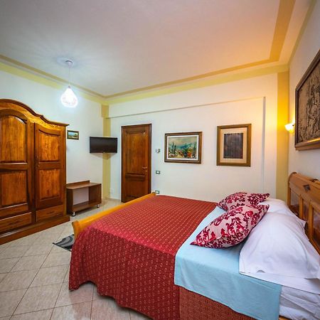 Hotel "San Saena " Radhimë Extérieur photo