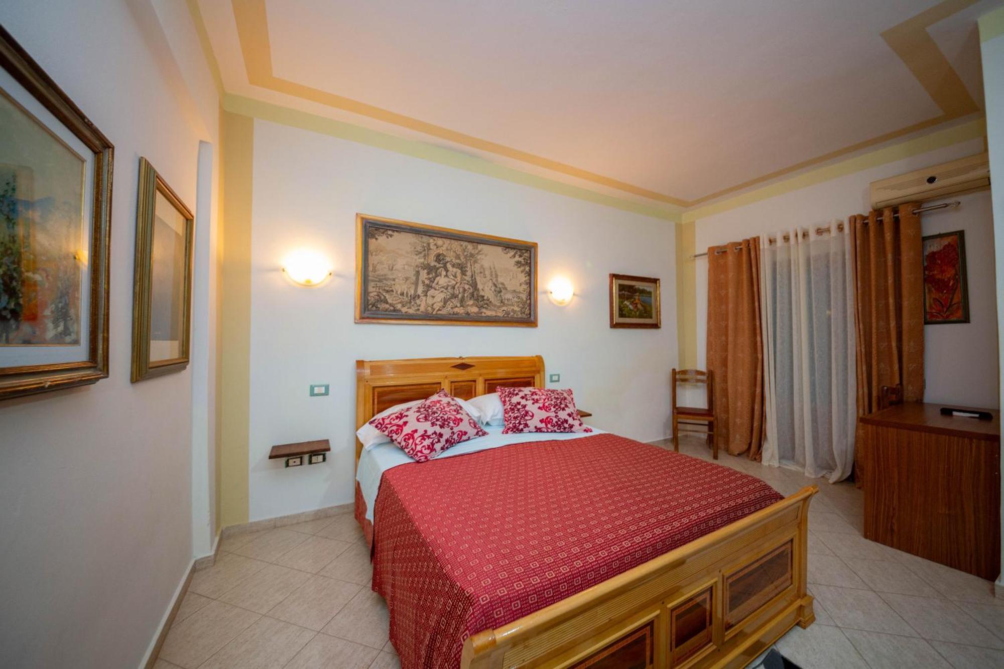 Hotel "San Saena " Radhimë Extérieur photo