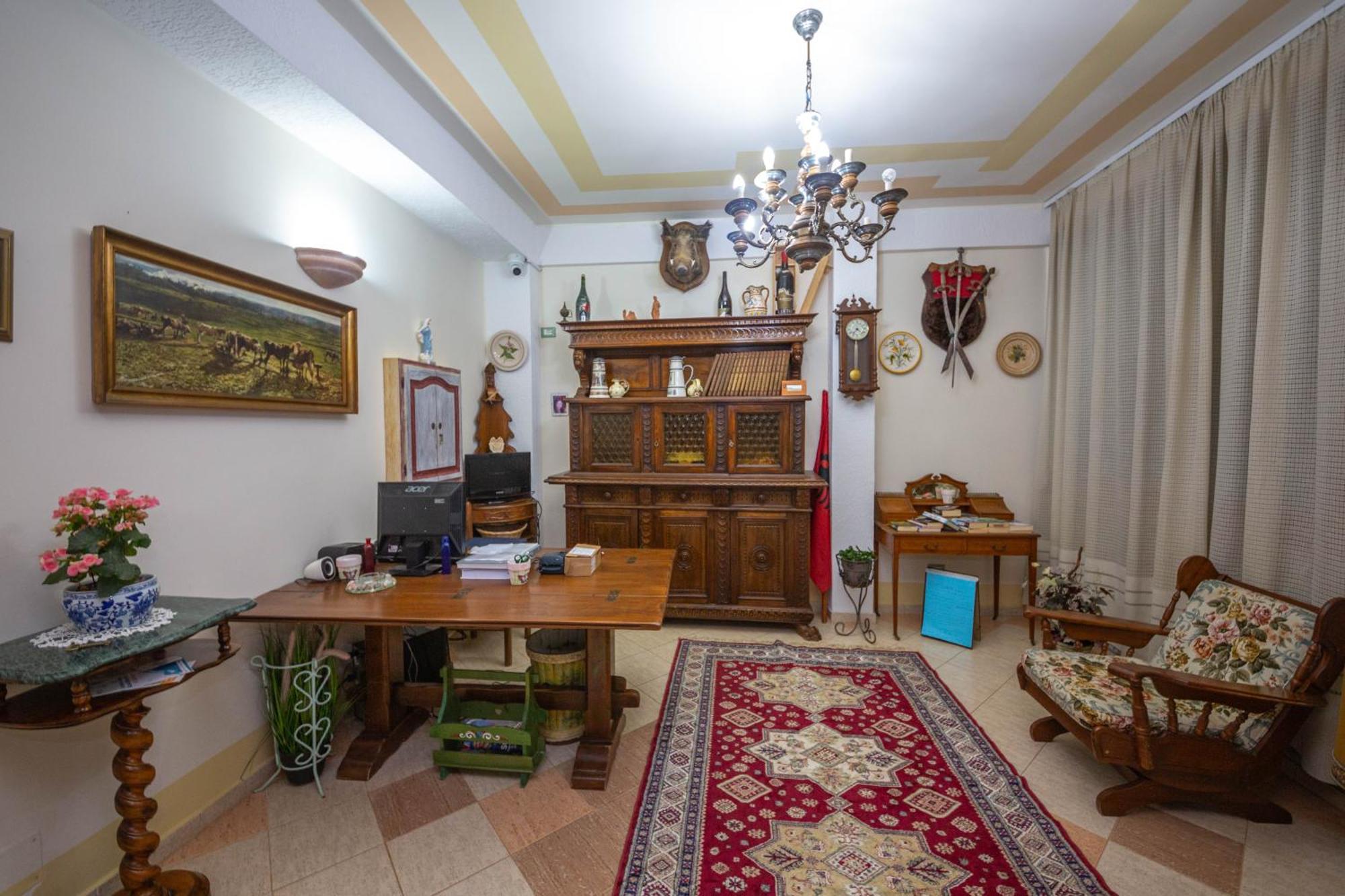 Hotel "San Saena " Radhimë Extérieur photo