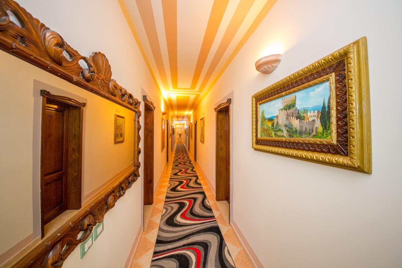 Hotel "San Saena " Radhimë Extérieur photo