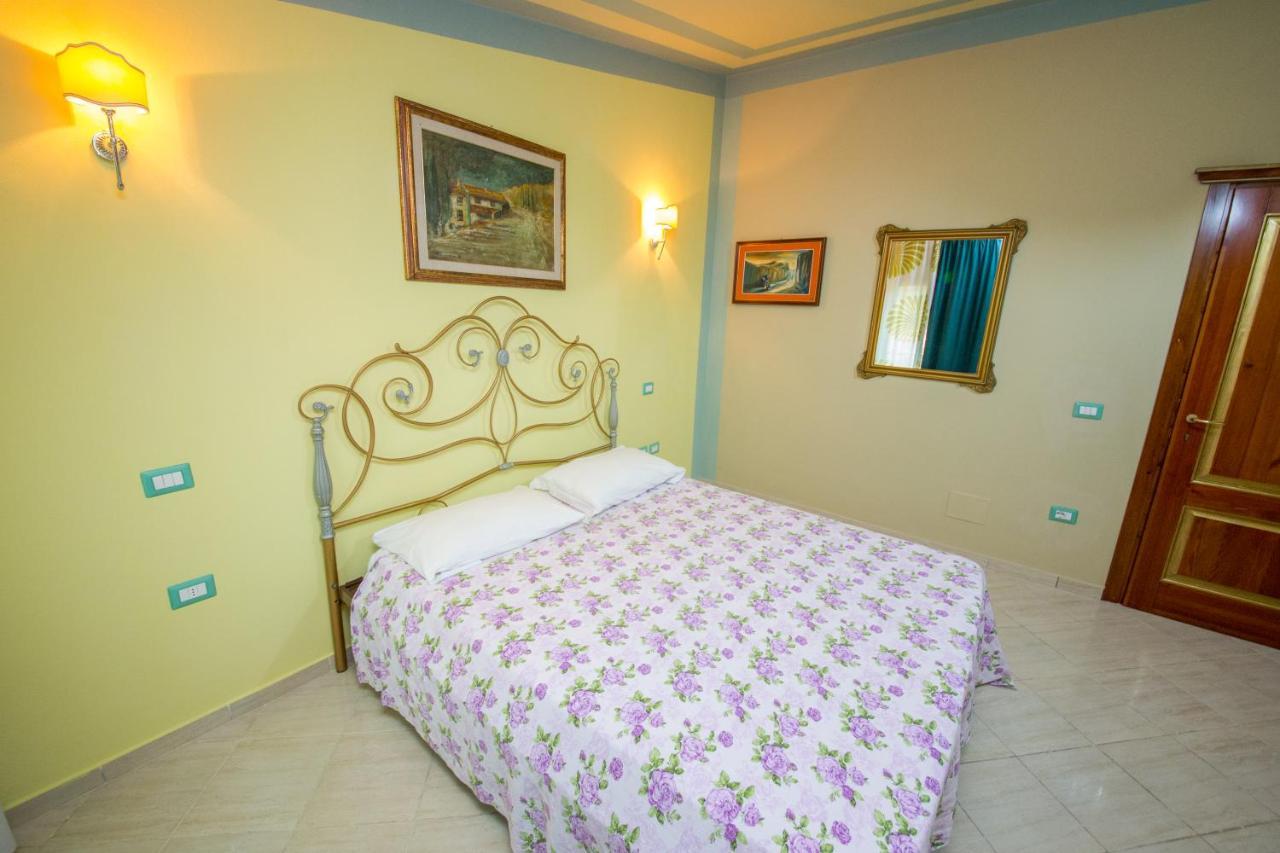 Hotel "San Saena " Radhimë Extérieur photo