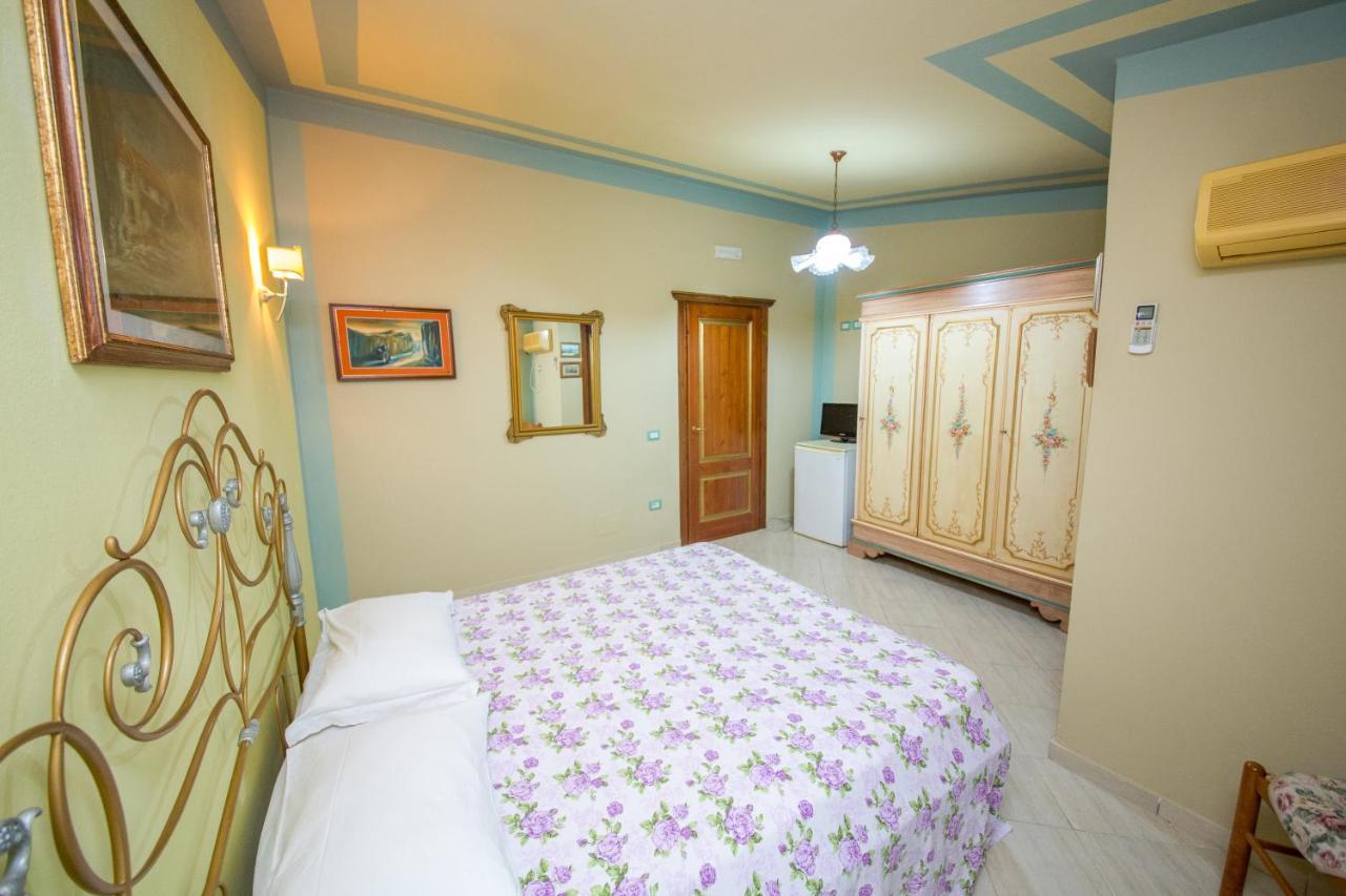 Hotel "San Saena " Radhimë Extérieur photo